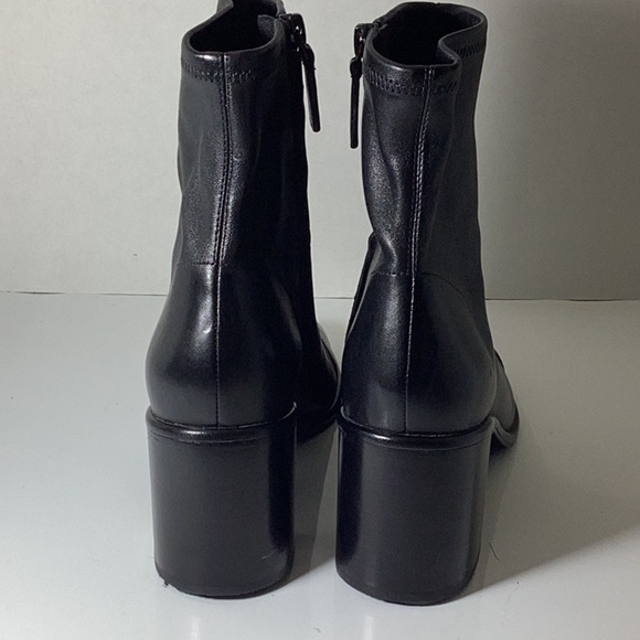 Tory Burch
Women's Cap Toe Ankle Boots - Picture 7 of 11